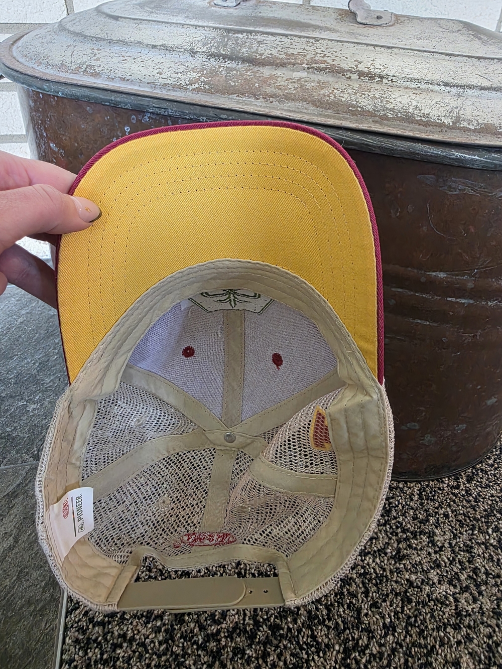 Vintage DuPont Pioneer Iowa State Cyclones Mesh Trucker Hat Snapback - Picture 5 of 7